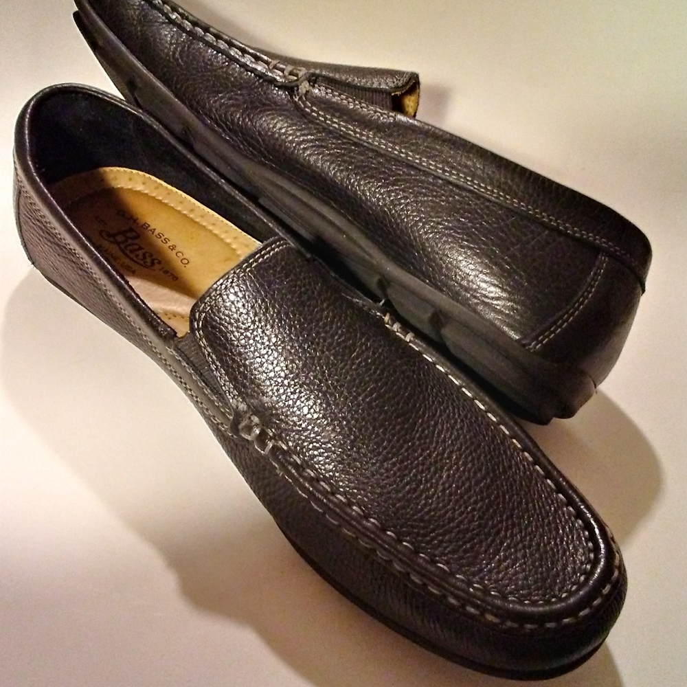 Bass Men 9M Leather Loafer Excellent Condition